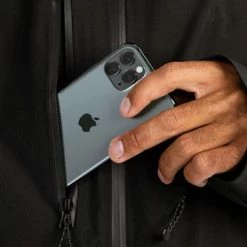 686 Men's Glacier Hydrastash Reserve Insulated Jacket -Blenders Shop 2122 686 mensglacierhydrastashreserveinsulatedjacket black4