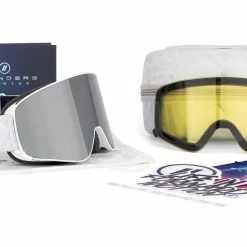 Blenders Eyewear Ghost Island | Aura -Blenders Shop BLNDRS AuraGhostIsland GroupShot PDP