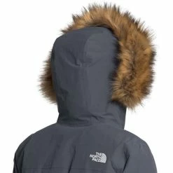The North Face Women's Arctic Parka -Blenders Shop fw22 nf0a4r2v 174 modelhood3