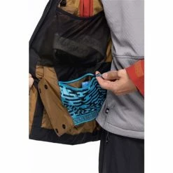 686 Men's GTX Hydrastash Sync Jacket -Blenders Shop fw23 686 mensgtxhydrastashsyncjacket brickredcolorblock 15