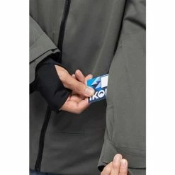 686 Men's GTX Hydrastash Sync Jacket -Blenders Shop fw23 686 mensgtxhydrastashsyncjacket goblingreen 13