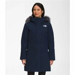 The North Face Women's Arctic Parka -Blenders Shop nf0a4r2v 8k2 hero fw22 23