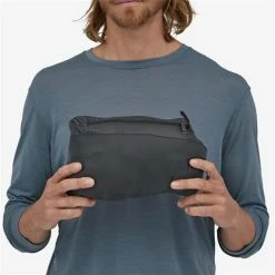 Patagonia Men's Down Sweater Vest -Blenders Shop pat 84623 blk model4