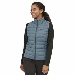 Patagonia Women's Down Sweater Vest 24 Patagonia Women's Down Sweater Vest -Blenders Shop pat 84629 ligh plume grey model1