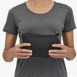 Patagonia Women's Down Sweater -Blenders Shop pat 84684 blk model2