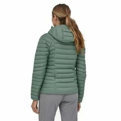 Patagonia Women's Down Sweater Hoody 24 Patagonia Women's Down Sweater Hoody -Blenders Shop pat 84712 hemlock model2